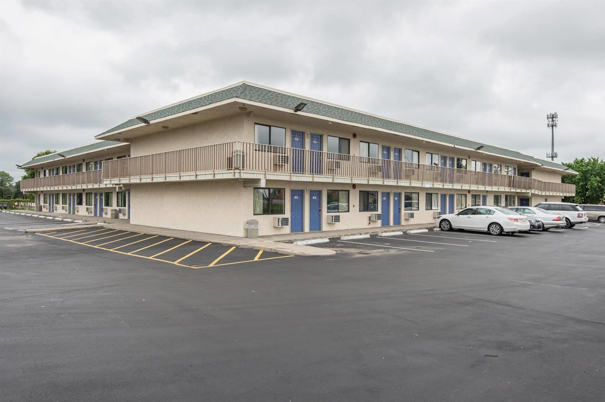 Motel 6 Kansas City, Mo - Airport Extérieur photo