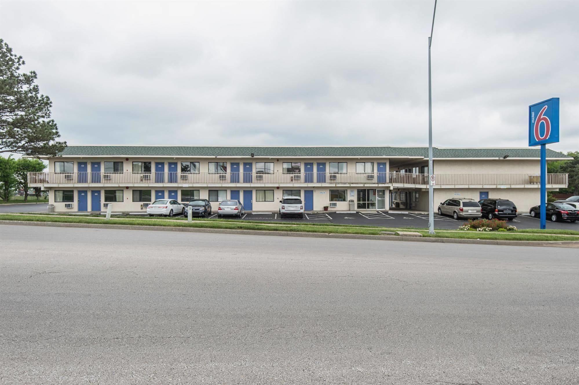 Motel 6 Kansas City, Mo - Airport Extérieur photo