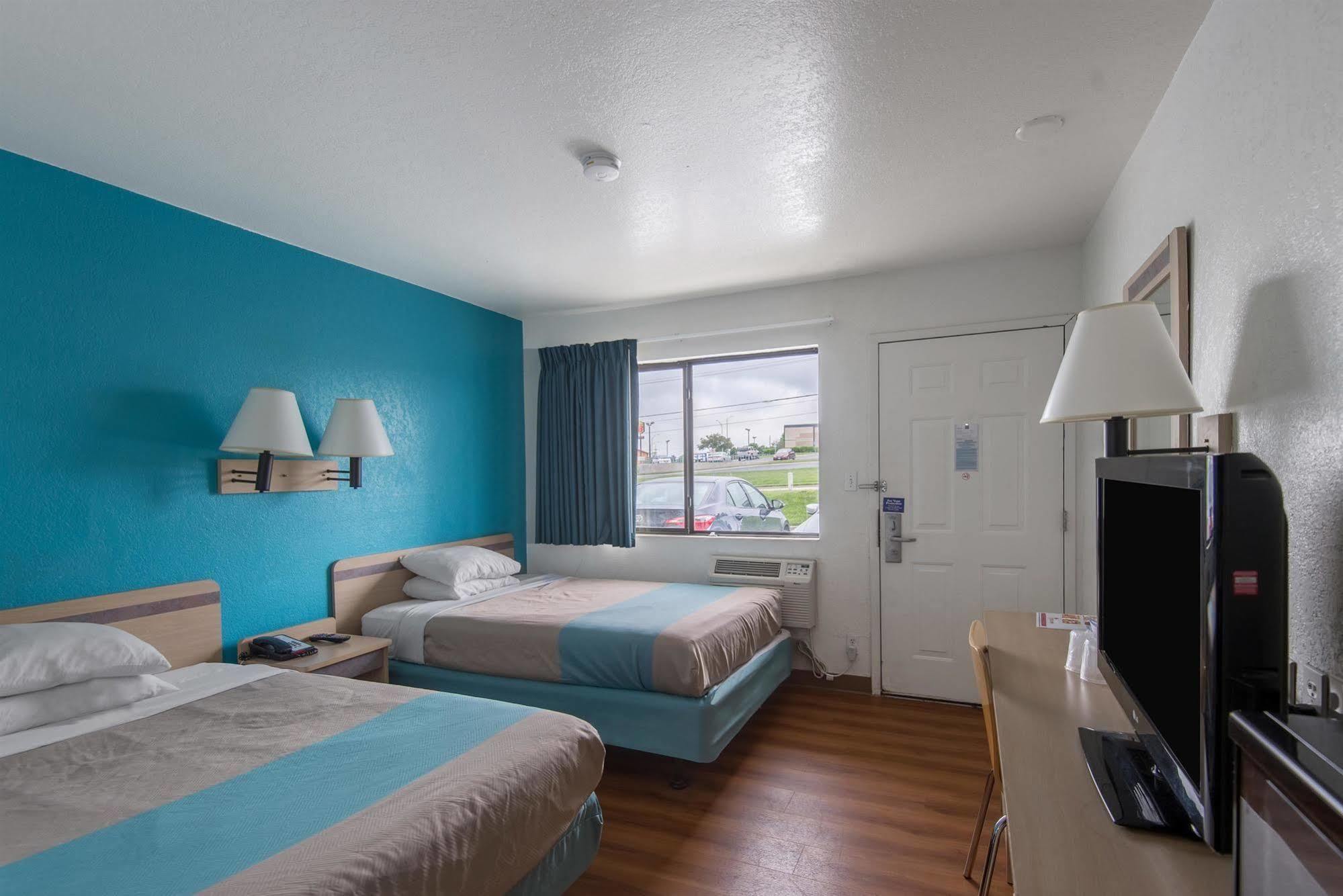 Motel 6 Kansas City, Mo - Airport Extérieur photo