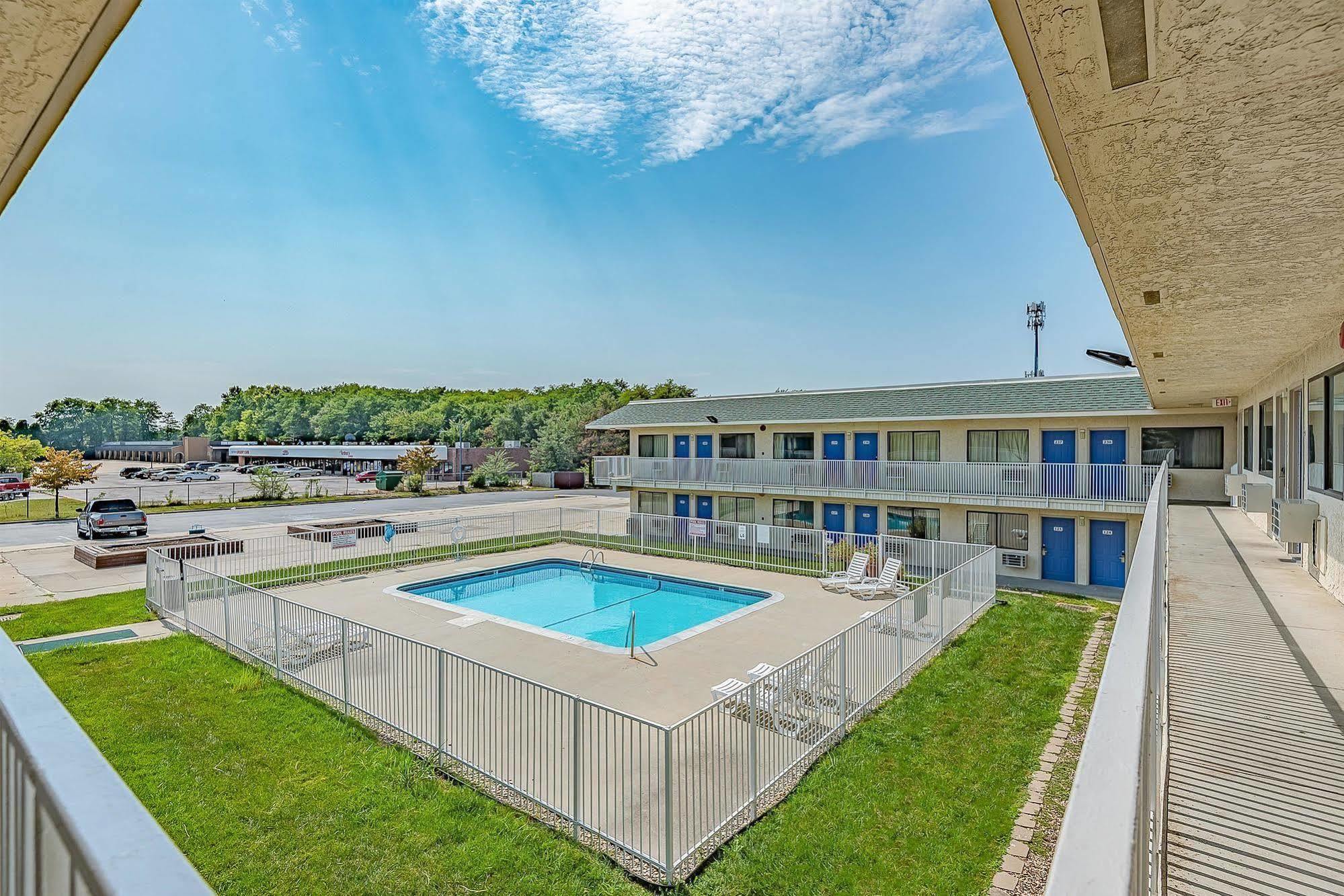 Motel 6 Kansas City, Mo - Airport Extérieur photo