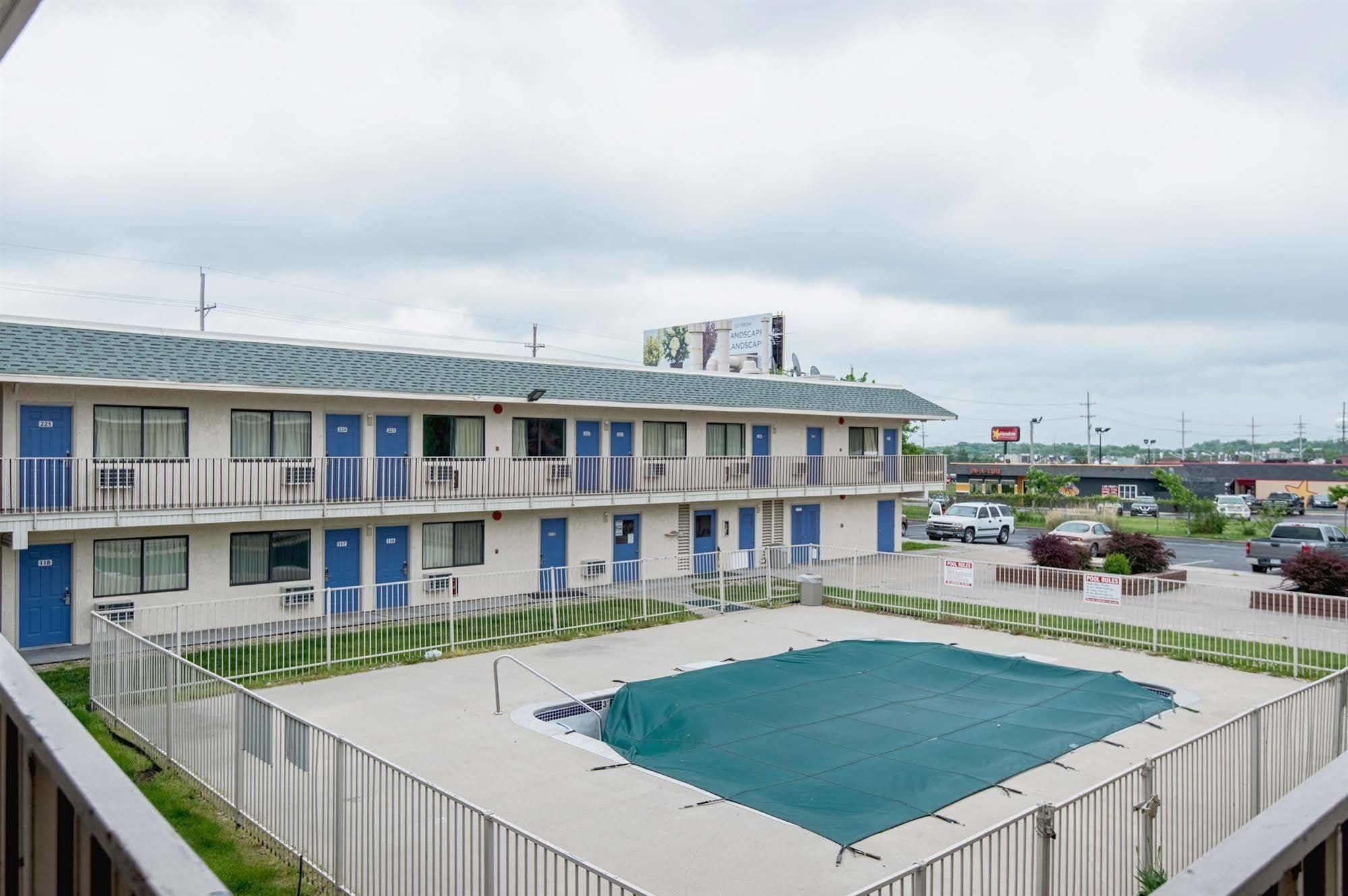 Motel 6 Kansas City, Mo - Airport Extérieur photo