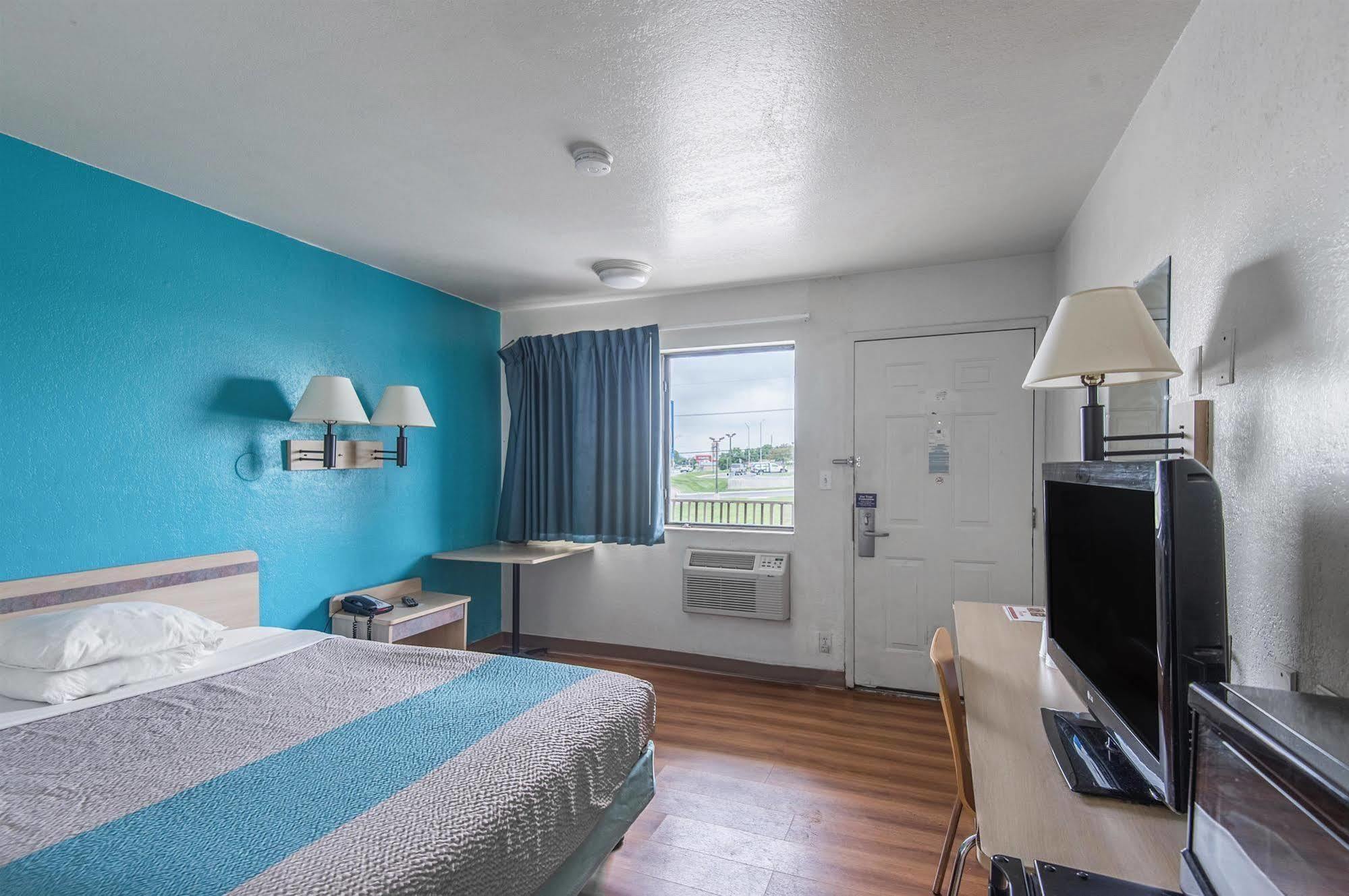 Motel 6 Kansas City, Mo - Airport Extérieur photo