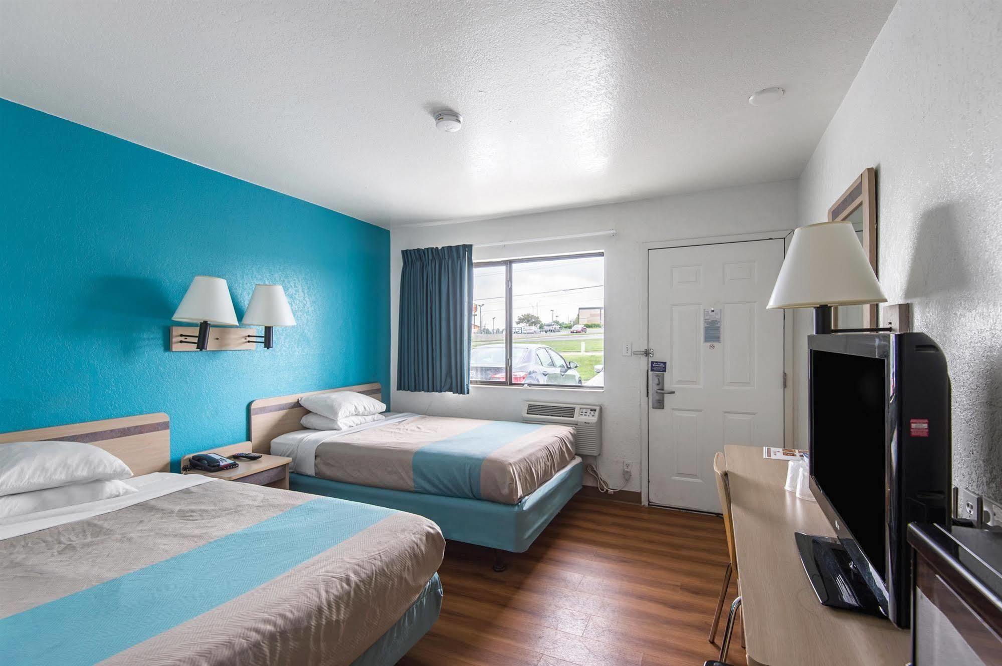 Motel 6 Kansas City, Mo - Airport Extérieur photo